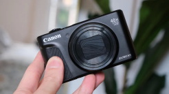 بررسی تخصصی دوربین کانن PowerShot SX740 HS؛ سلطان ۸ ساله بازار کامپکت‌ها