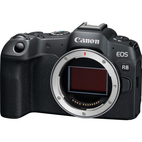 Canon EOS R8 روی سه‌پایه