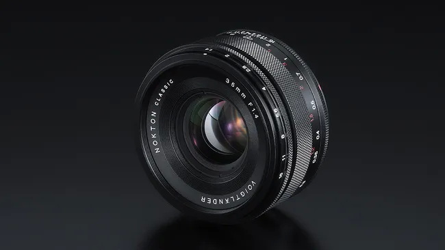 Voigtlander یک لنز 35mm F1.4 با مانت RF برای دوربین‌های کانن ساخته است